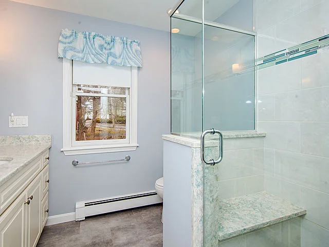 1bathroom1.jpg