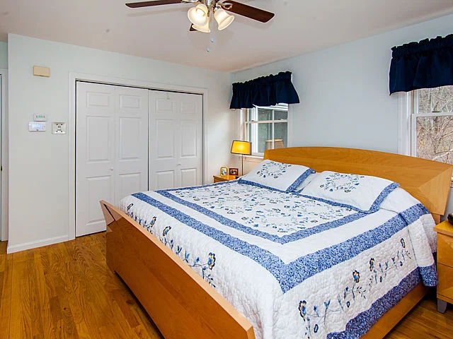 1bedroom2.jpg