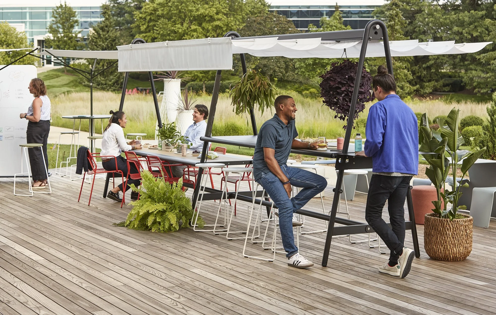Frechette_Steelcase_PatioHandheld_0558.jpg
