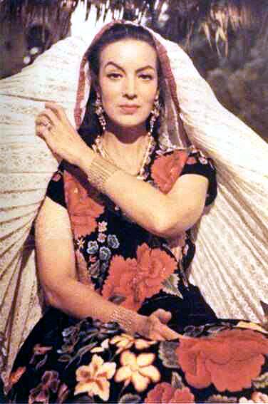 Homage to Maria Felix La Doña