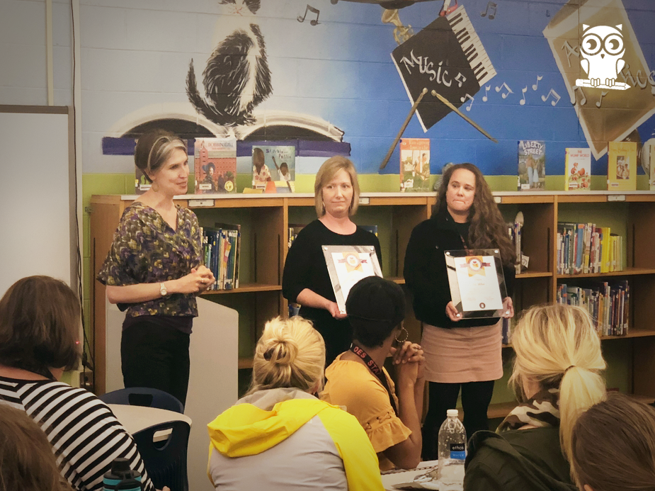 Amber presenting the 2018 Lisa's Award.png