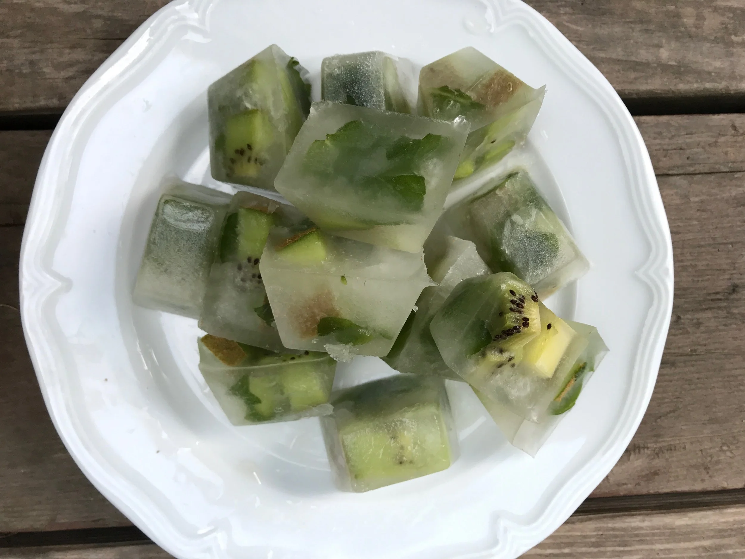 Ice cubes: kiwi + mint + lime juice + coconut water