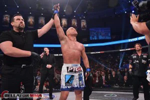 12-tito-ortiz-vs-alexander-shlemenko476-300x200.jpg