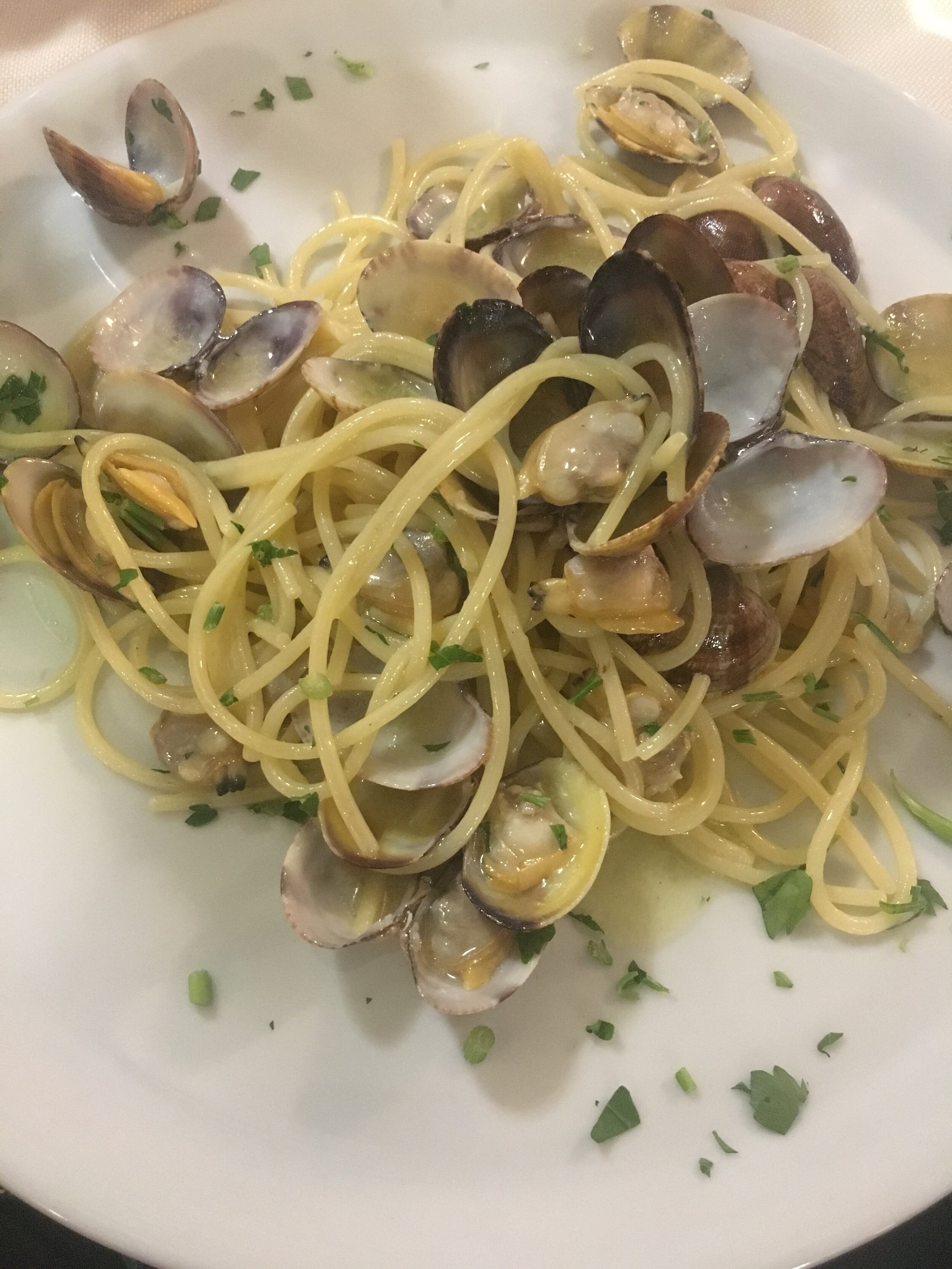 Spaghetti alle vongole (clams) - Rome