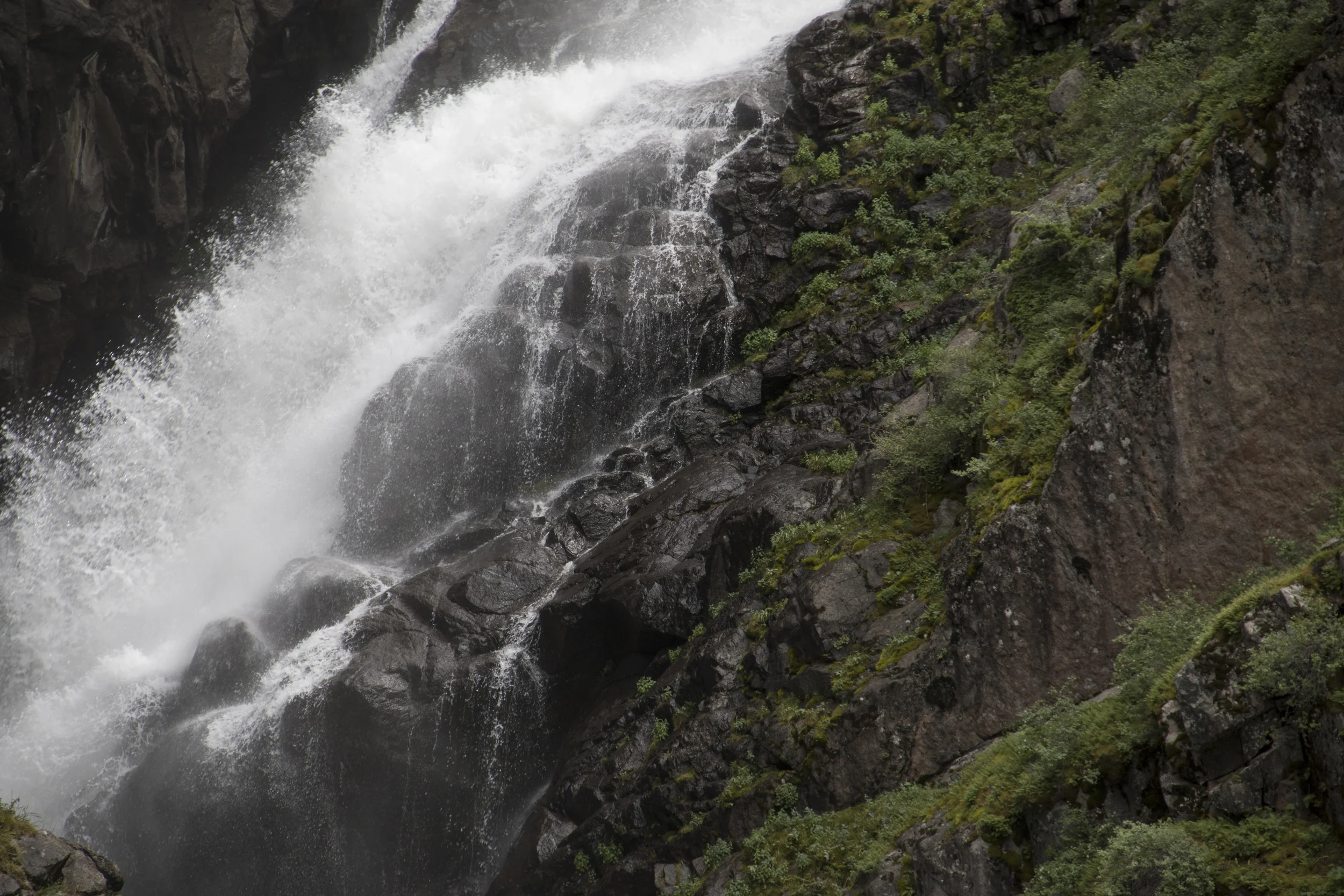 waterfall1.jpg