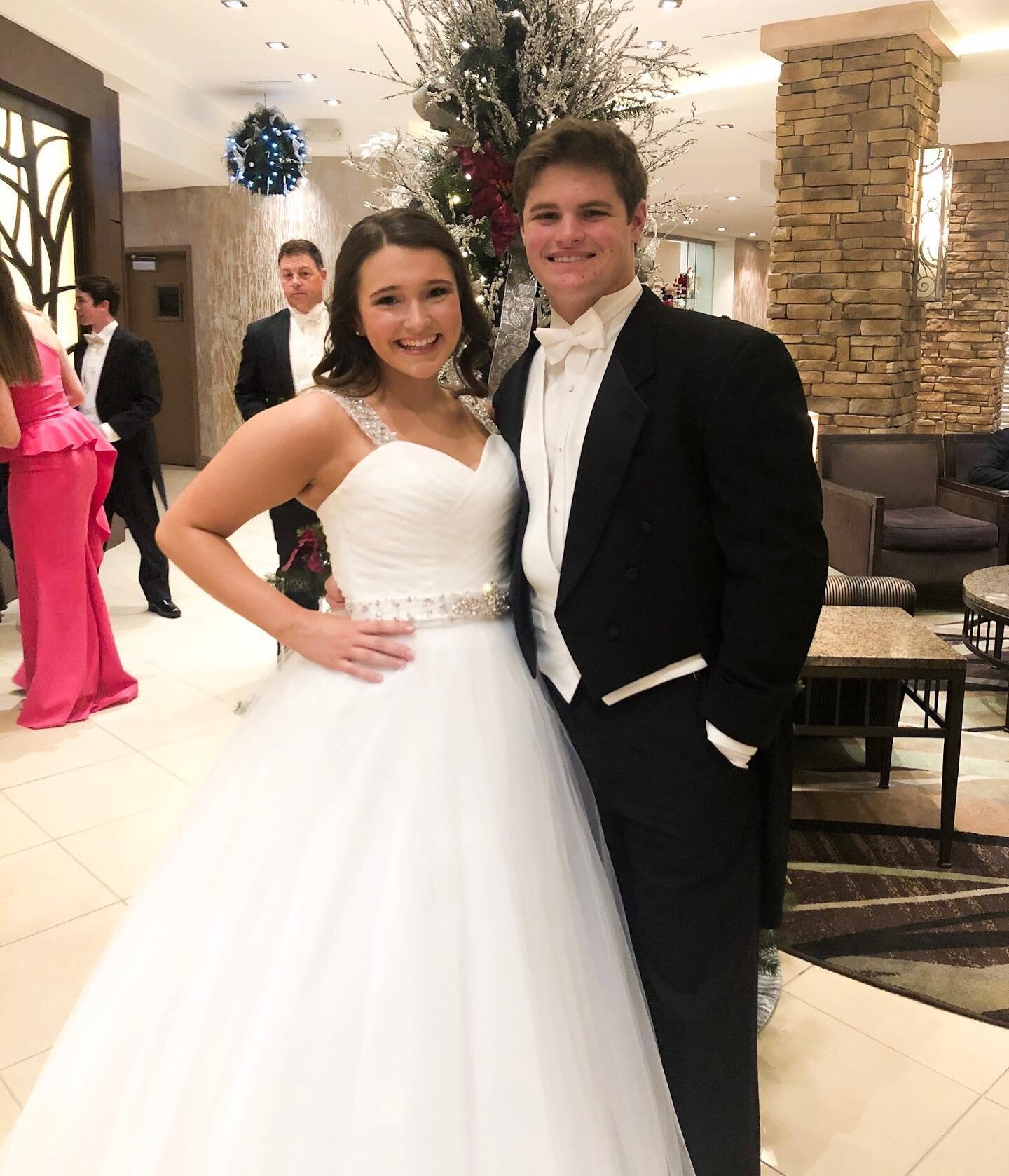 White Tie ready for the Les Jeunes Amies Bal de la Symphonie. Special congratulations to our favorite debutante, LizClaire Barton! 🤩👏🏼