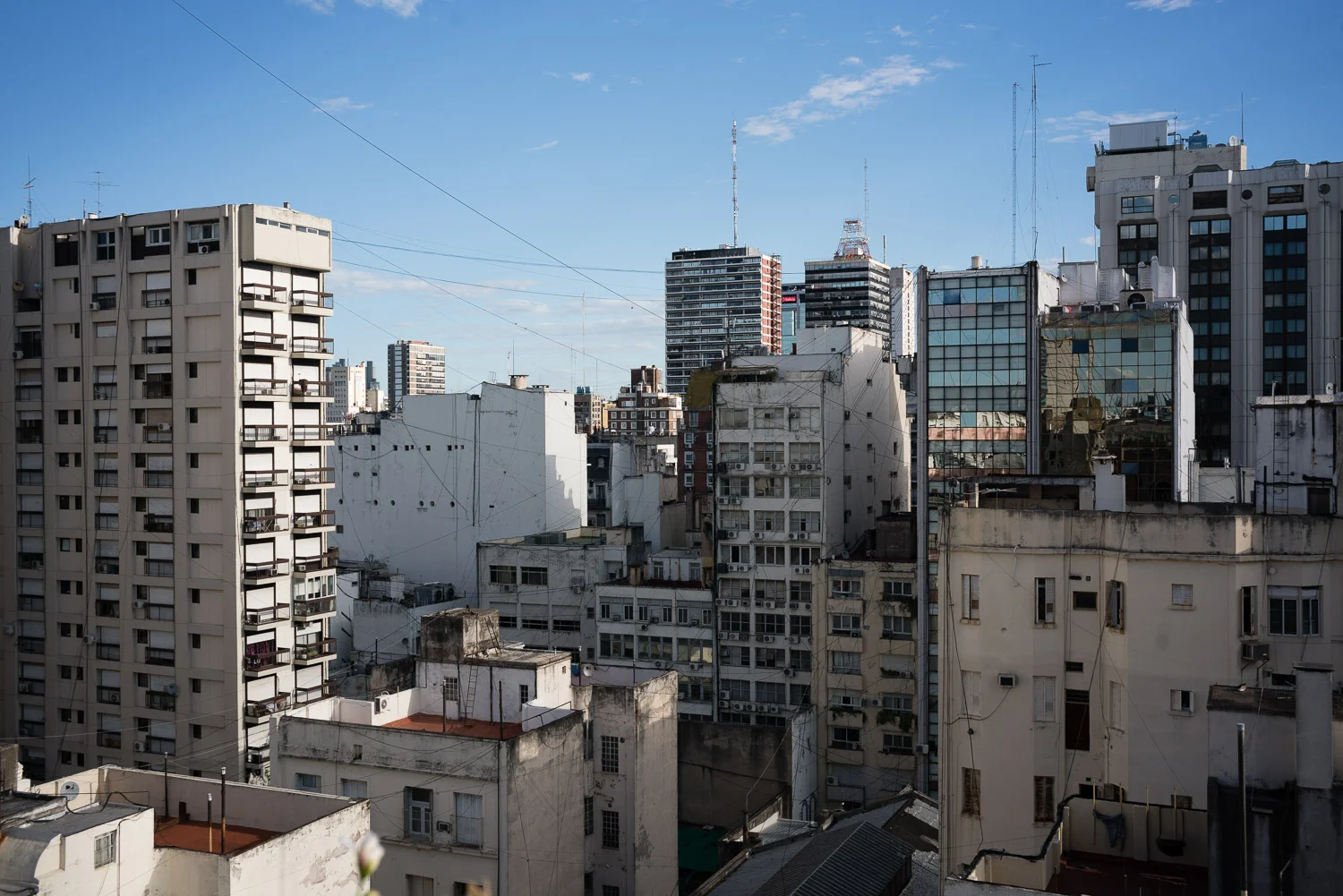 Newer districts of the city are a sharp and shoddy contrast with the charming older areas with their intricate stonework and Southern European influences.