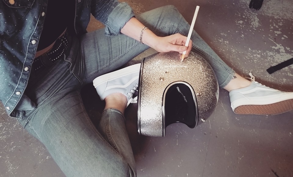 IMAGE: SAMI GRAYSTONE PAINTING UP ONE OF THE BILTWELL GRINGOS 