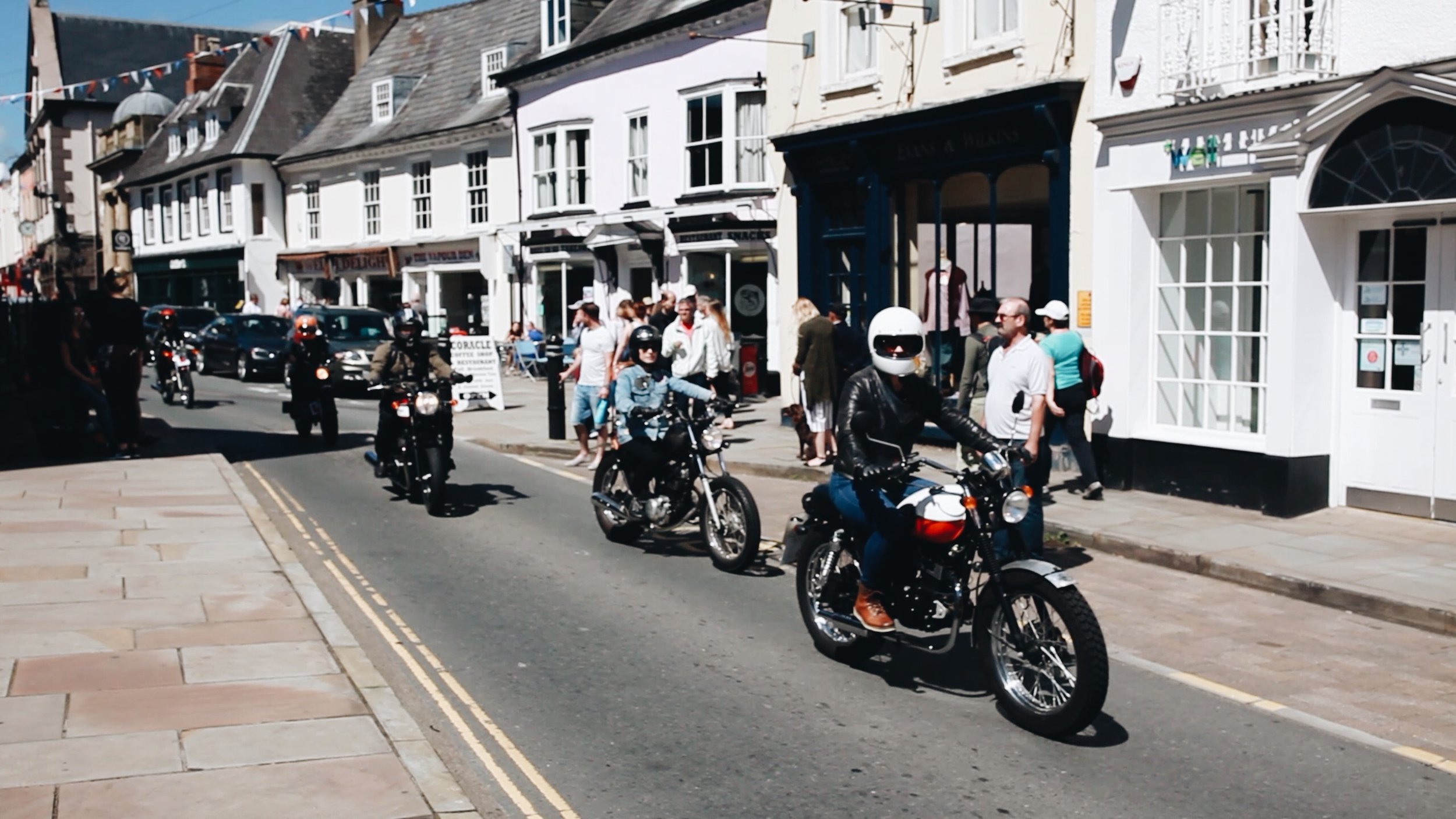 THE 125 CREW ROLLING INTO BRECON