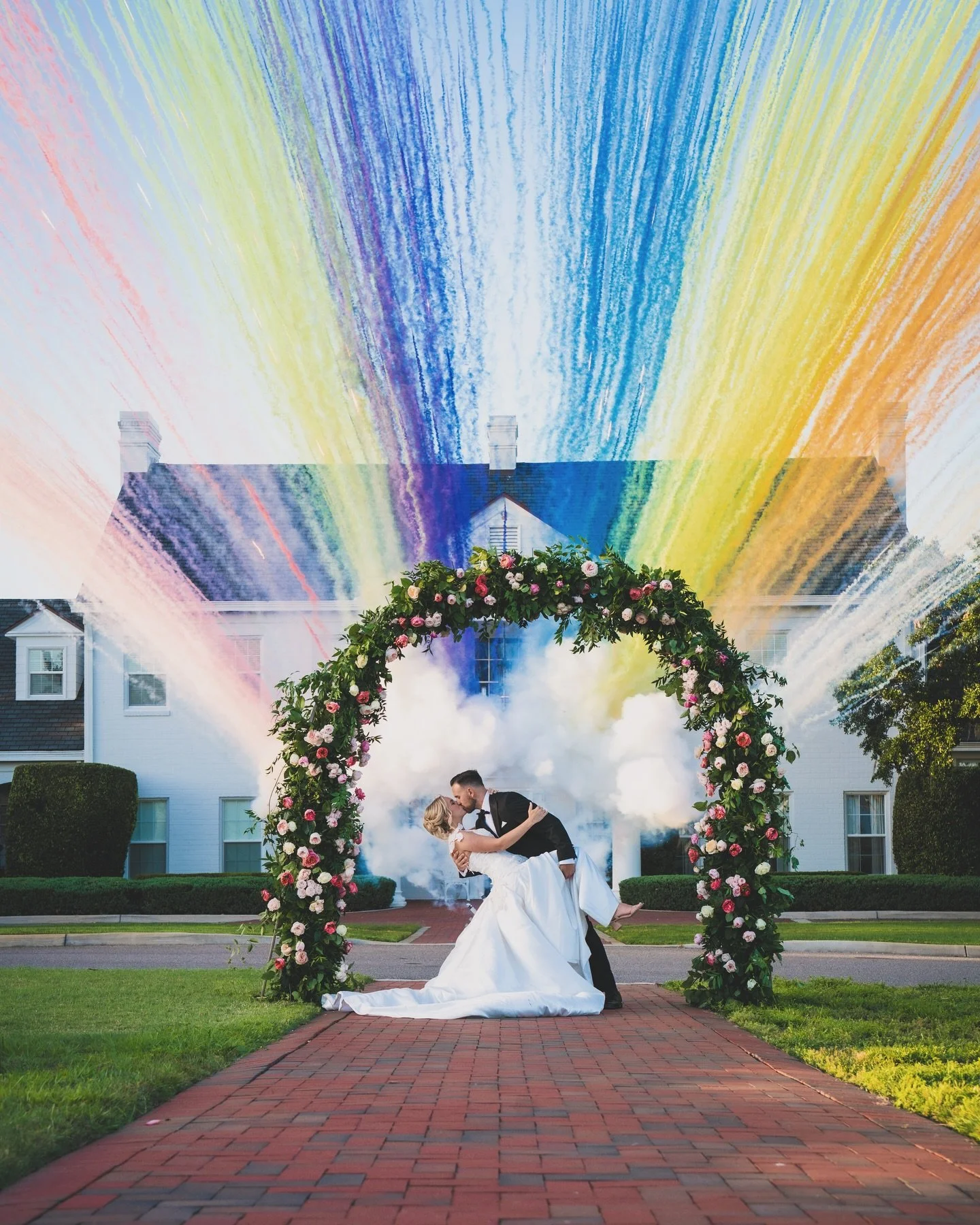 I have been staring at this picture for 2 months now 😂 Time I finally post it 

This styled shoot by @jennifernicolephotoandfilms was a true collaboration 🖤 Thank you for allowing me to be apart of this day! Not just content creating through @theid