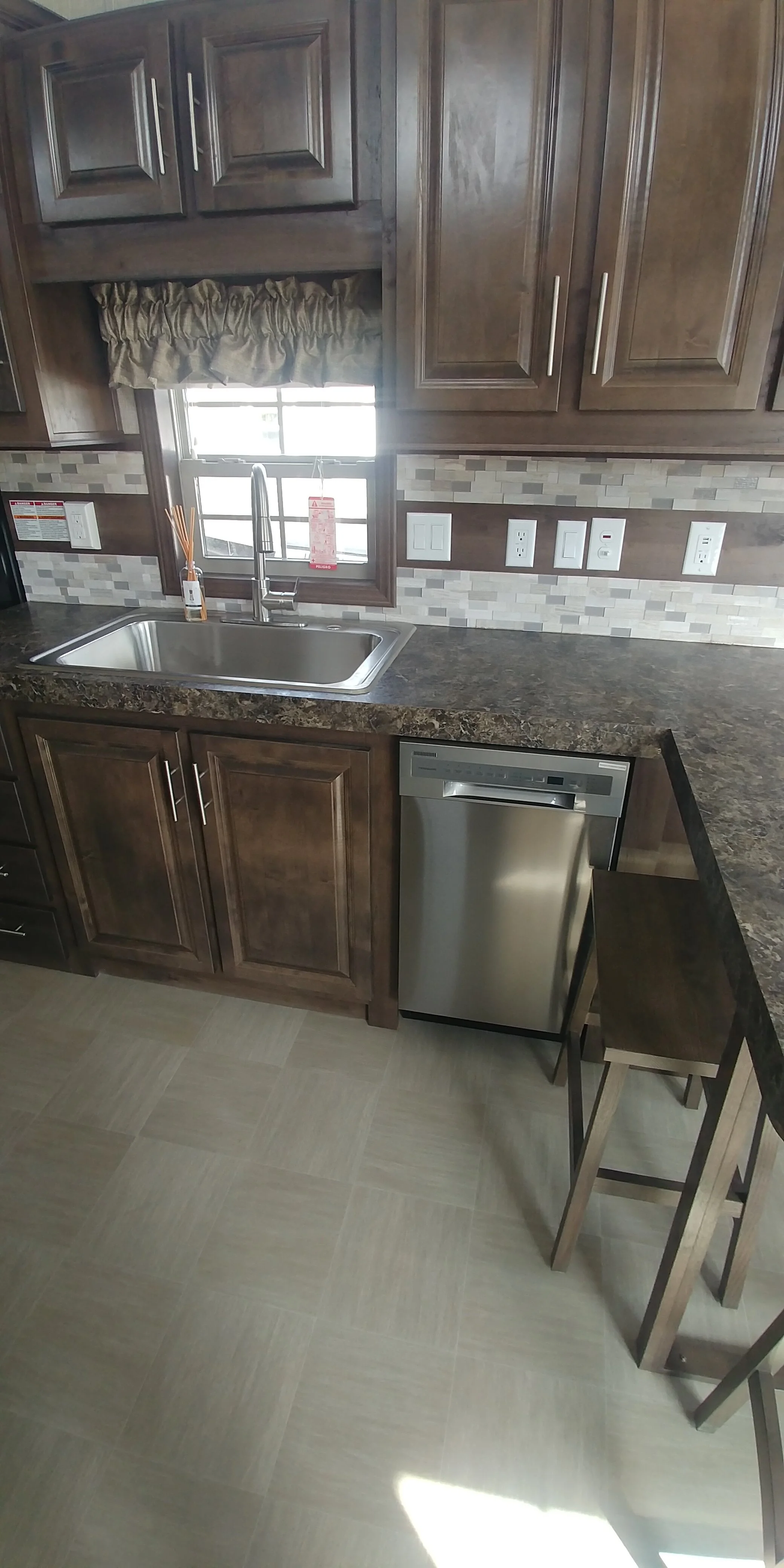 2022 QRT39ASL — Siren Camper Company