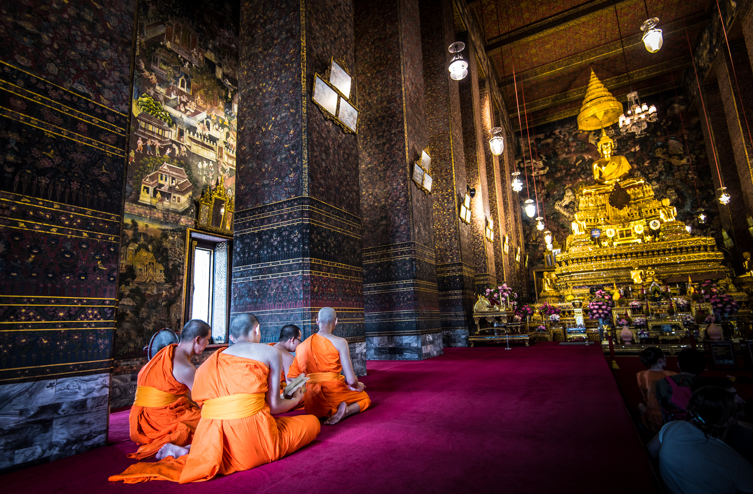 Monks at Wat Po.jpg