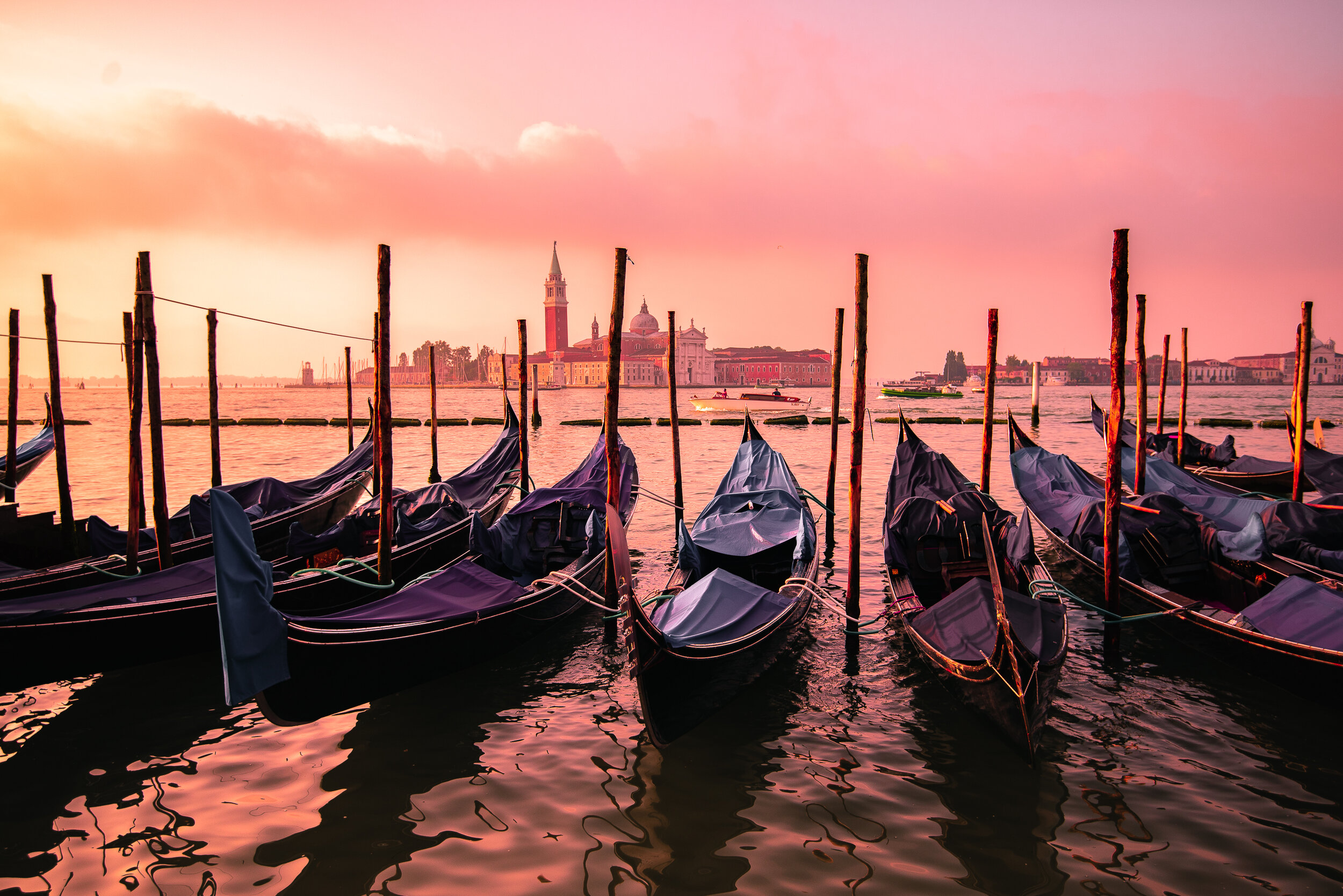 Gondolas in Venice - 2016-376.jpg