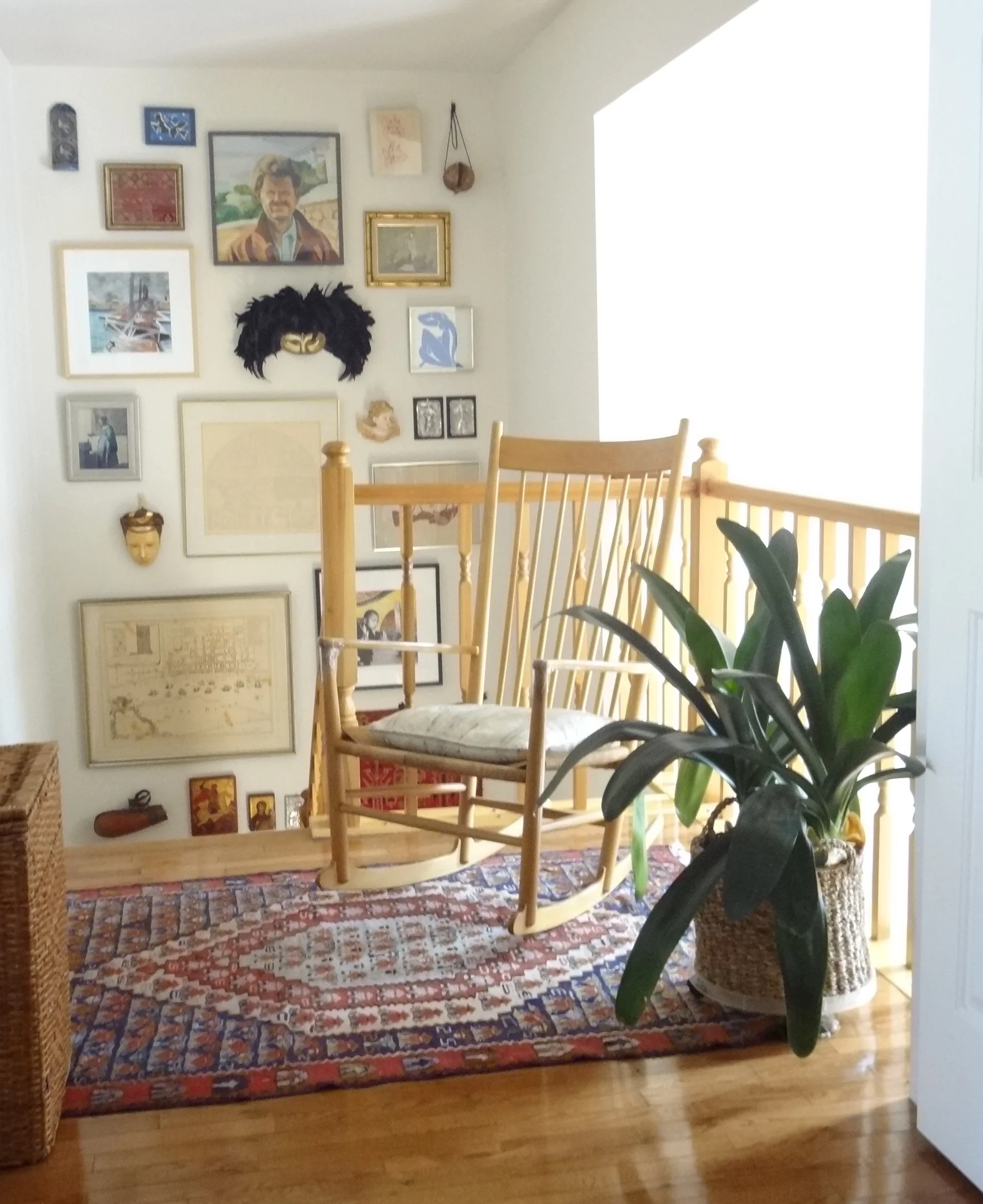 CB9aaa UPSTAIR HALL.JPG