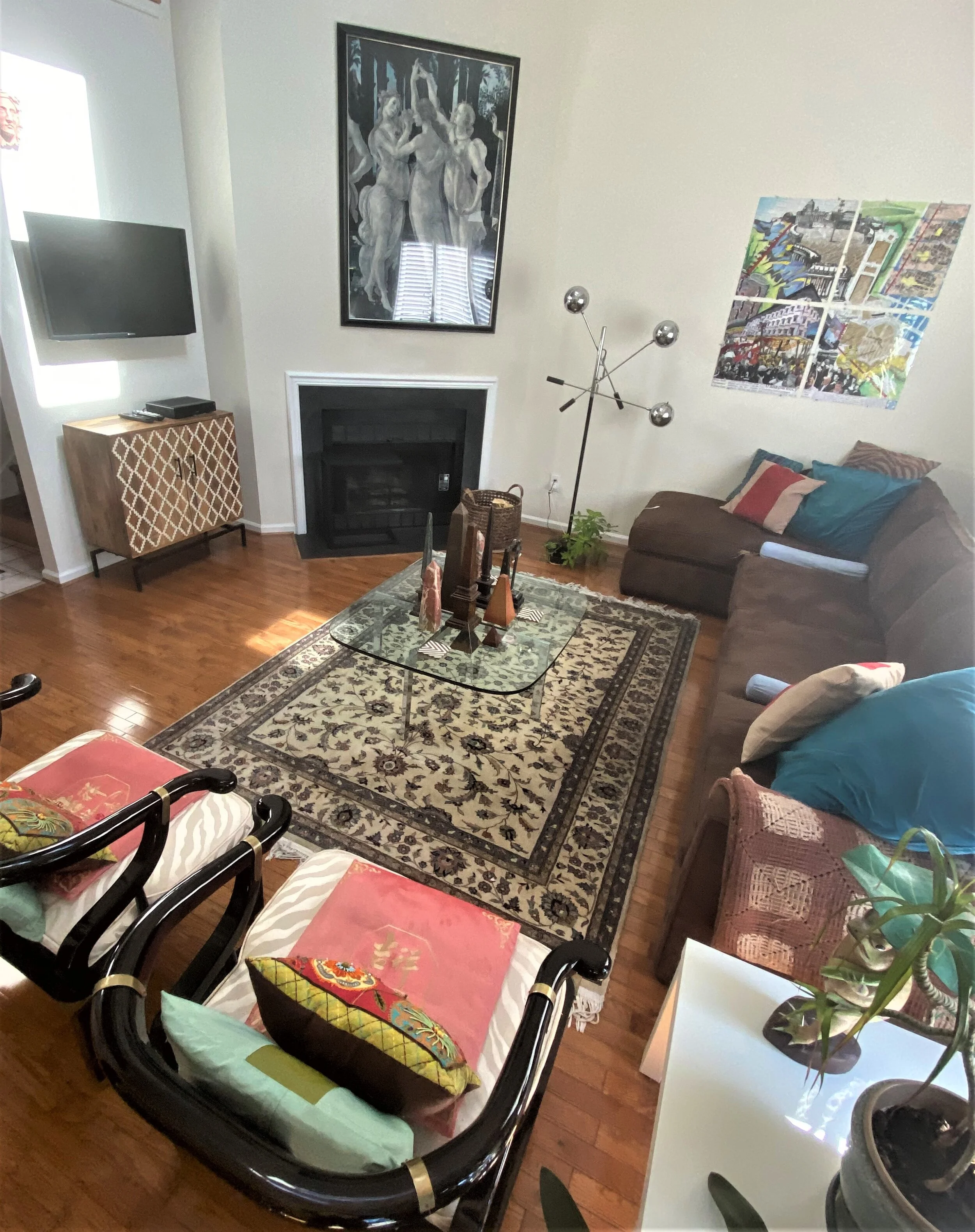 CopBe Liv Rm wideangle1.jpg