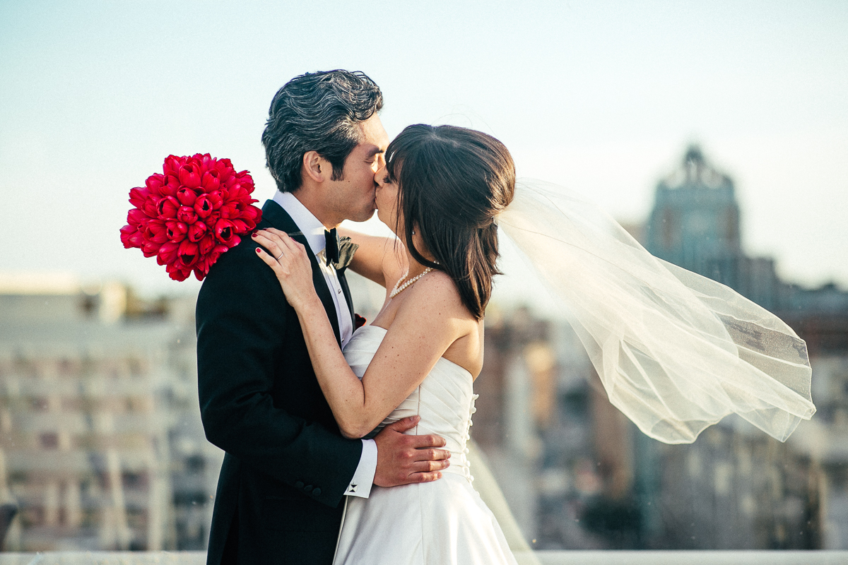 Bride and Groom kissing in Los Angeles, Leaf Wedding Photography