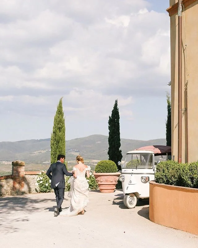 Next up in our wanderlust adventure: Italy. K&amp;J hosted an intimate celebration at Castello di Casole, and we would give anything right now be under that Tuscan sun. // photos: @lucycuneo and @janinelicarephotography