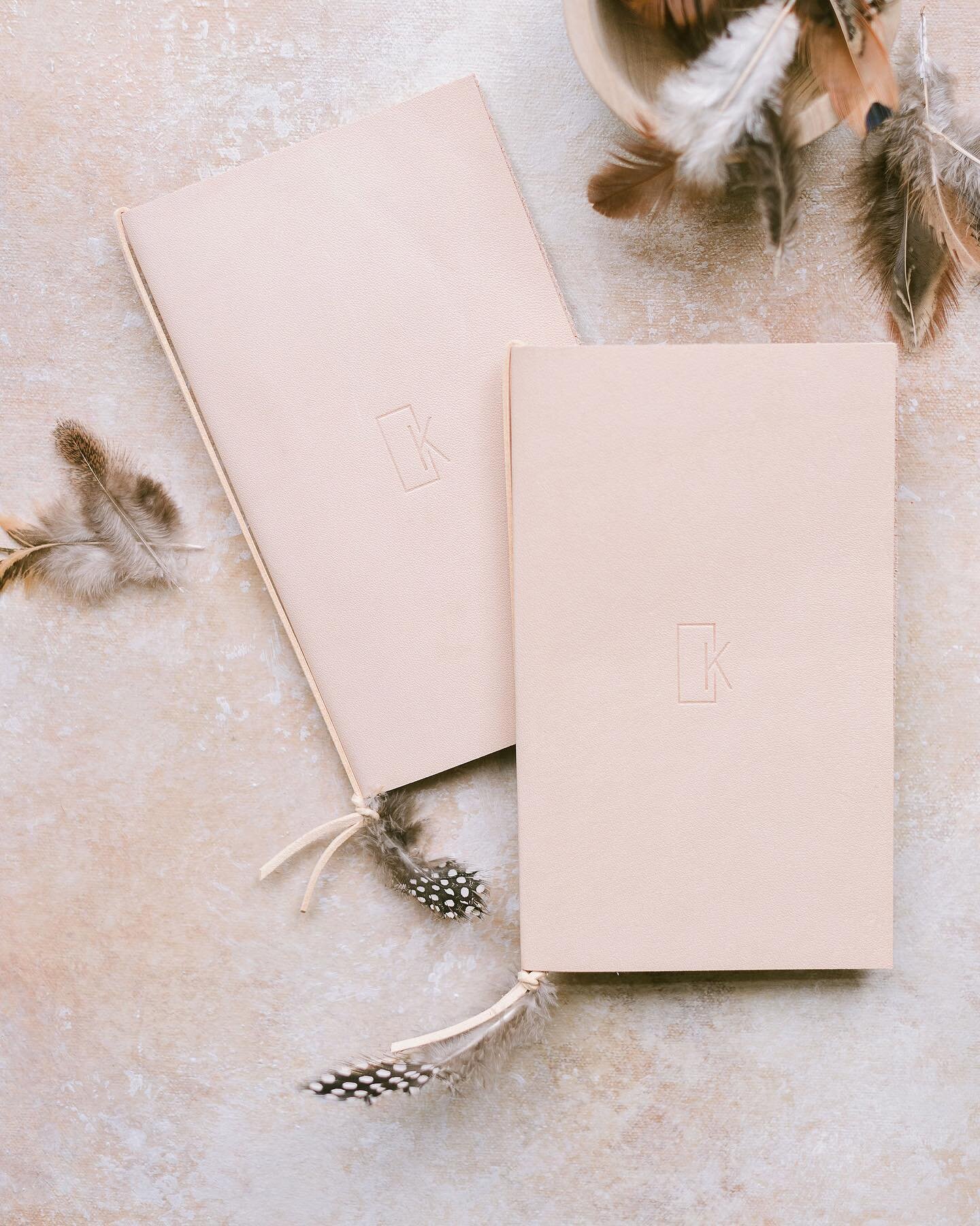 Desert-inspired welcome amenities: a leather booklet outlining the weekend details and personalized horsehair keychains for the @amangiri fobs. 
&mdash;
Design + planning: @jessetombs
Photo: @melanieduerkopp
Venue: @amangiri