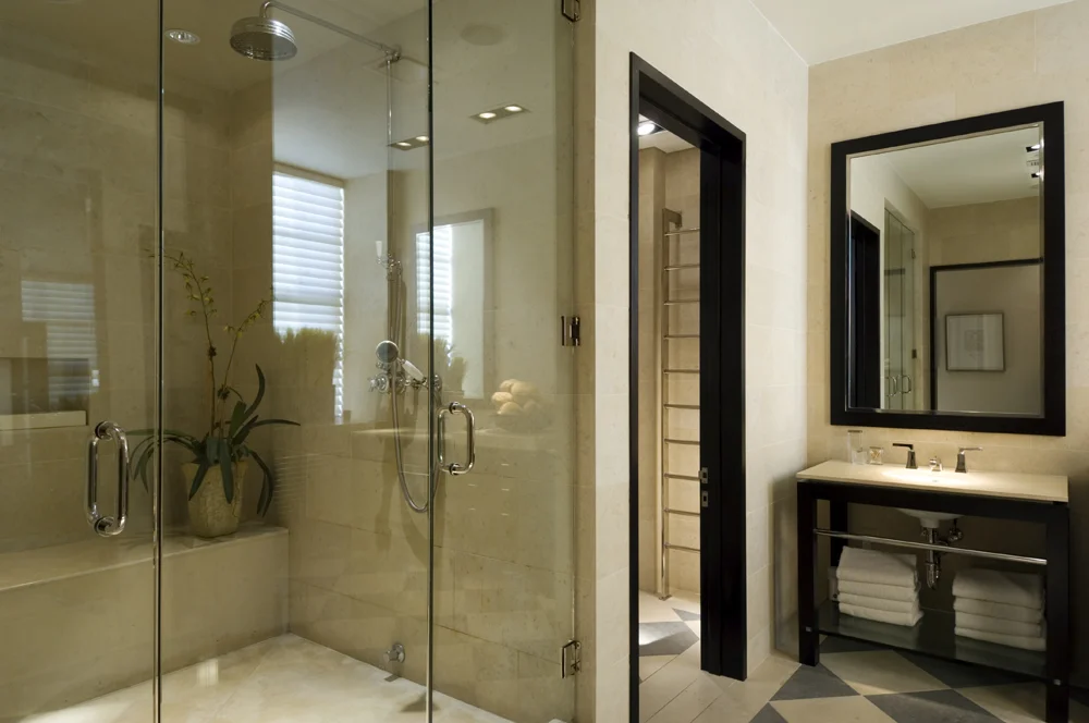 106seventh_6_bath_wmaitland_medium.jpg