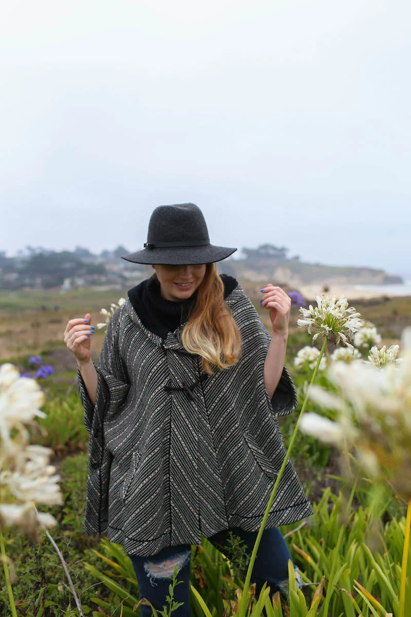 Gennifer Rose_How to Style an Oversized Fall Poncho_1.jpg