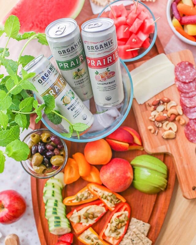 Some things are just better together... like cocktails and charcuterie boards! @PrairieOrganic has just recently launched their line of sparkling craft cocktails in the flavors Grapefruit, Cucumber Lemonade and Minnesota Bootleg. 🥒🍋🍊⁠⠀
⁠⠀
These bo