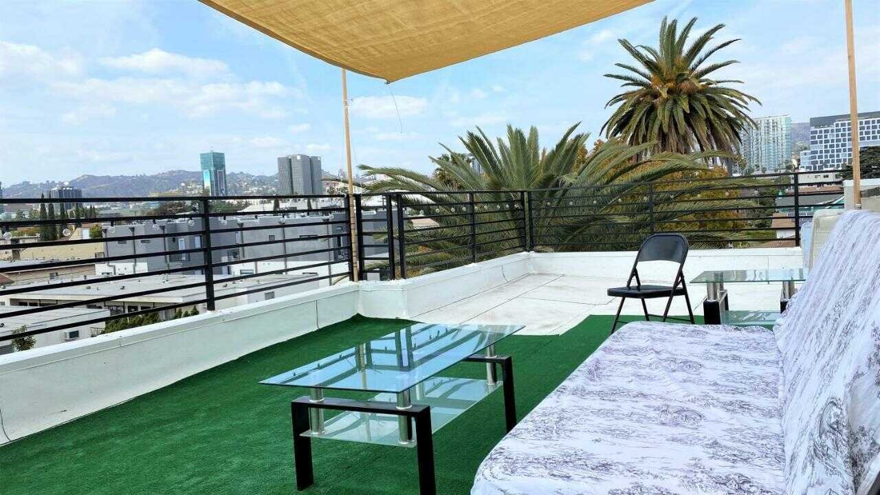 Hollywood Townhome with Private Rooftop Terrace