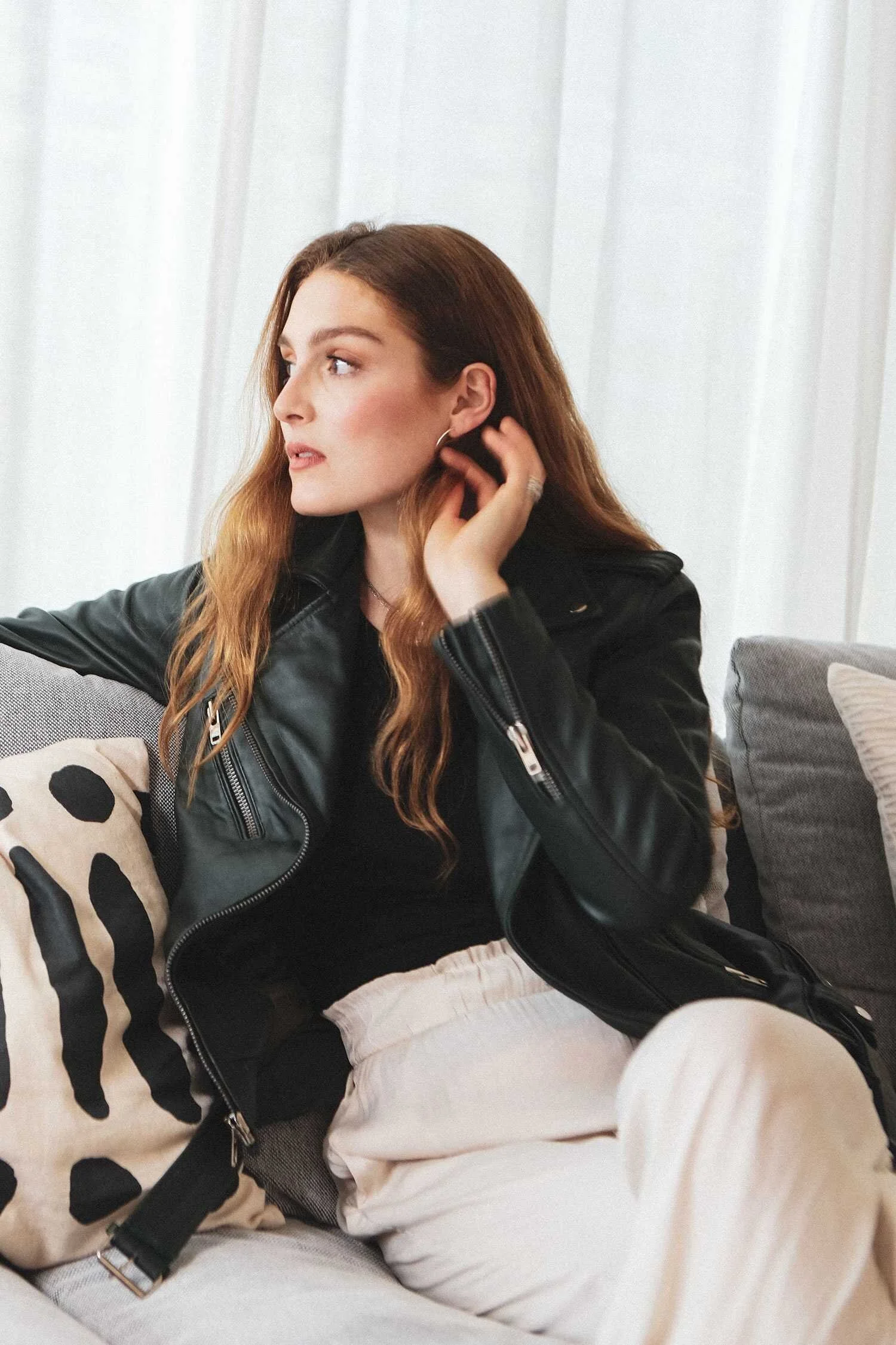 10 Black Leather Jacket Outfit Ideas for Women