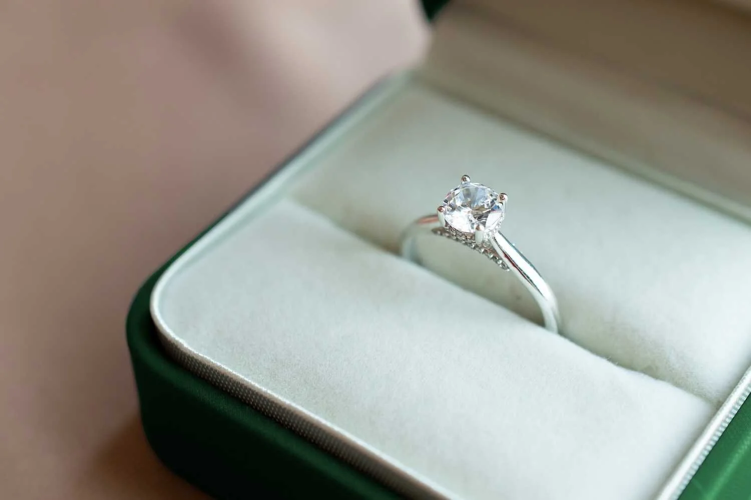 5 Stunning Engagement Rings That Moms Will Love