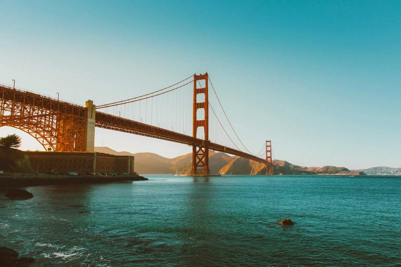 Practical Guide to Keeping in Touch During a U.S. Road Trip