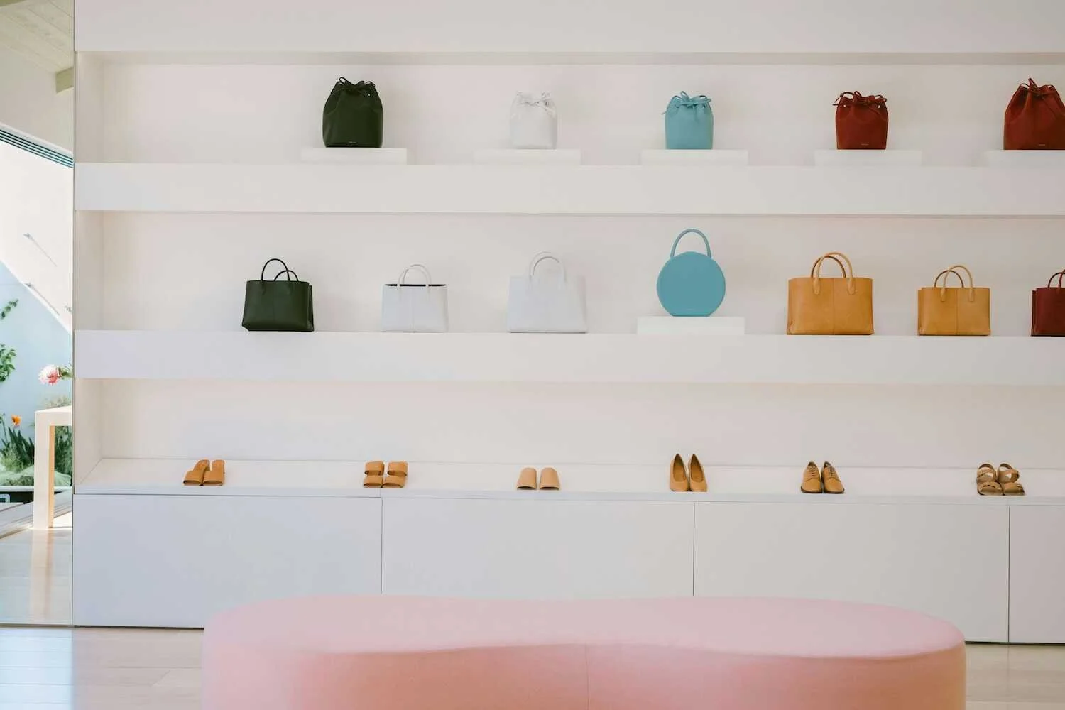 Iconic Shoulder Bag Styles That Never Go Out of Style