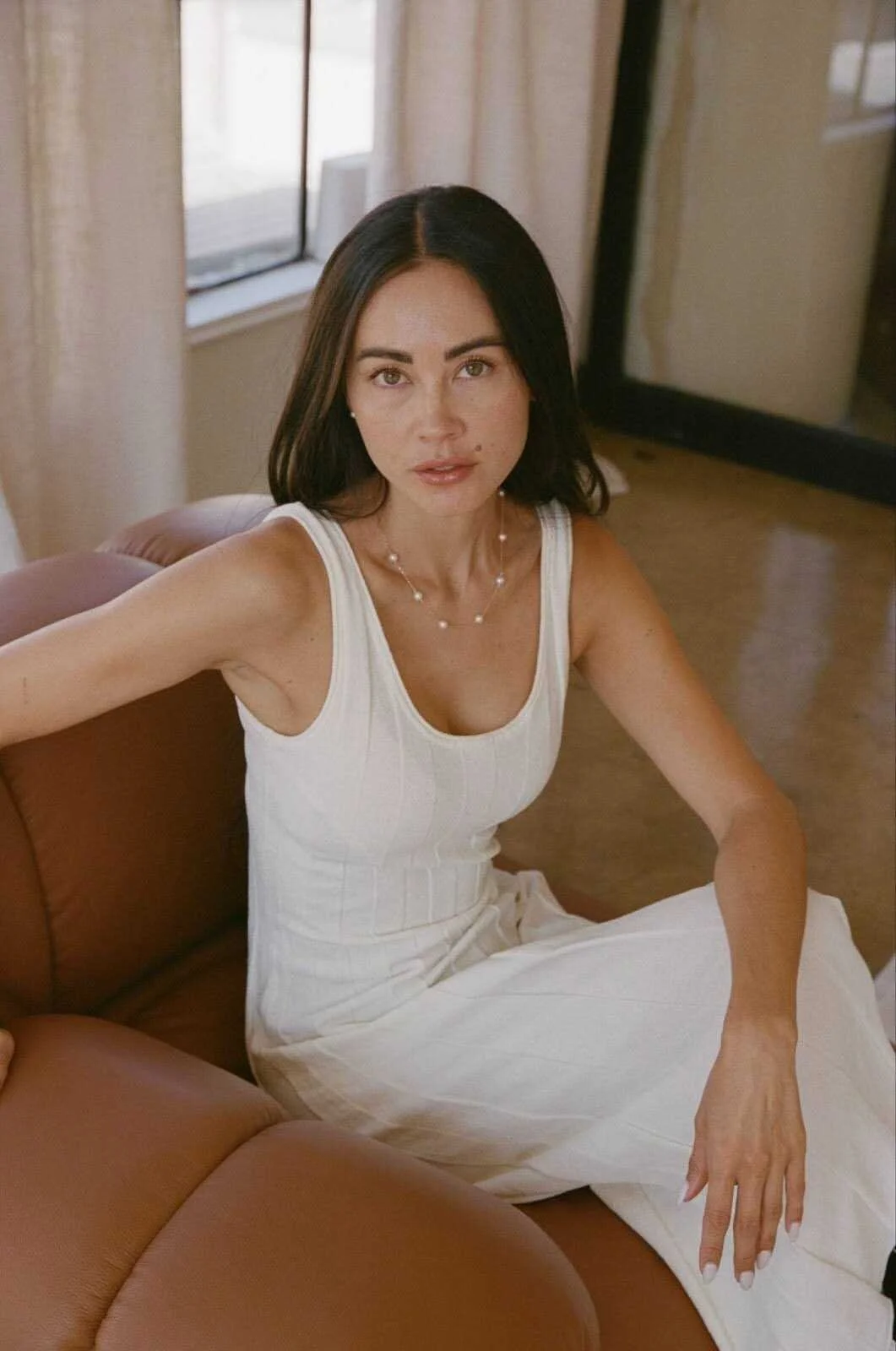 How to Wear Pearls: A Modern Guide to Styling Them in 2026