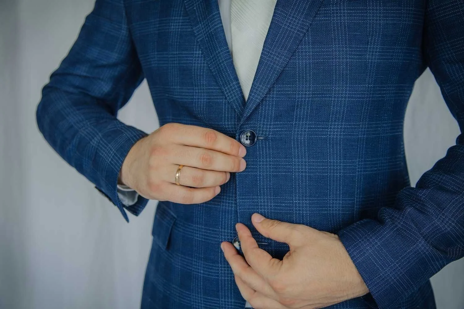 Modern Essentials Every Well-Dressed Man Should Own