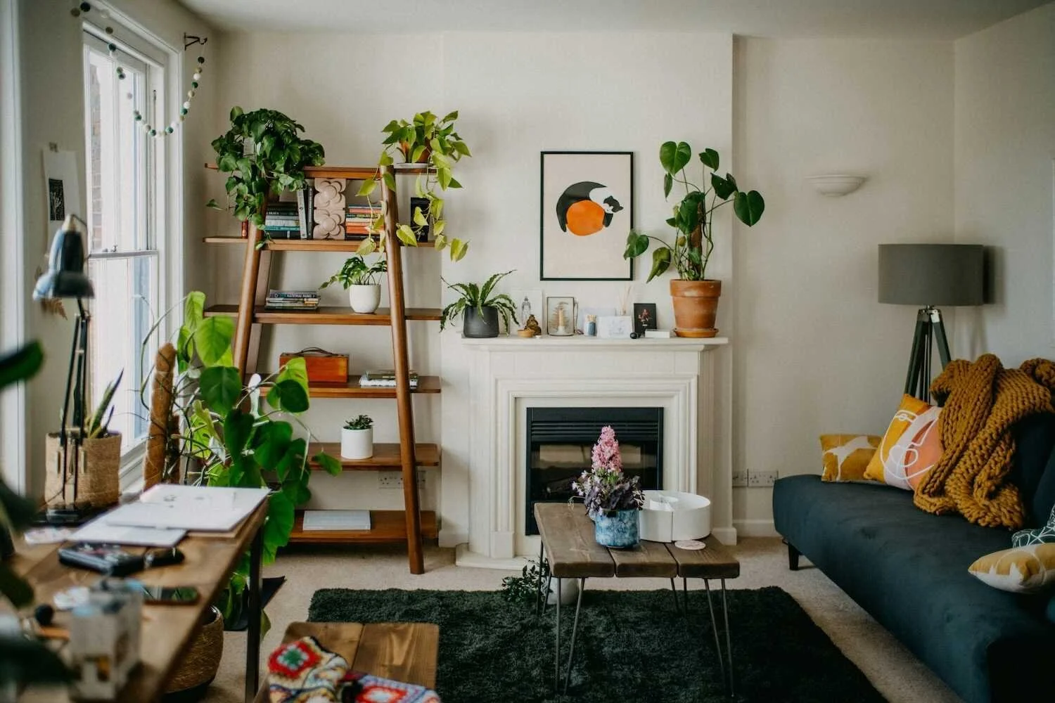 The Small-Space Décor Trends That Are Spicing Up Apartment Living 