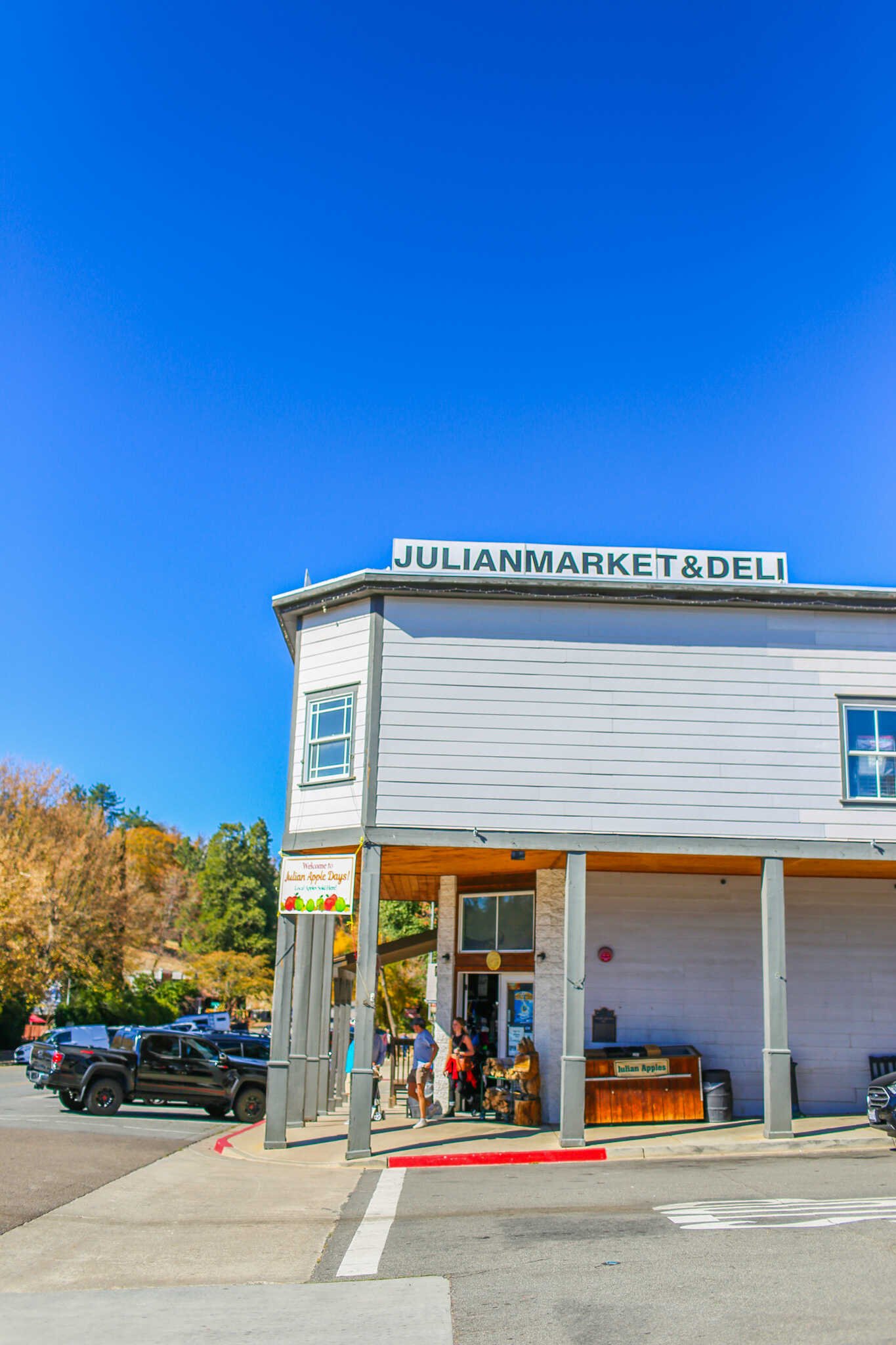 The Complete Travel Guide to Julian, California - The Julian Market and Deli where you can pick up sandwiches and snacks.