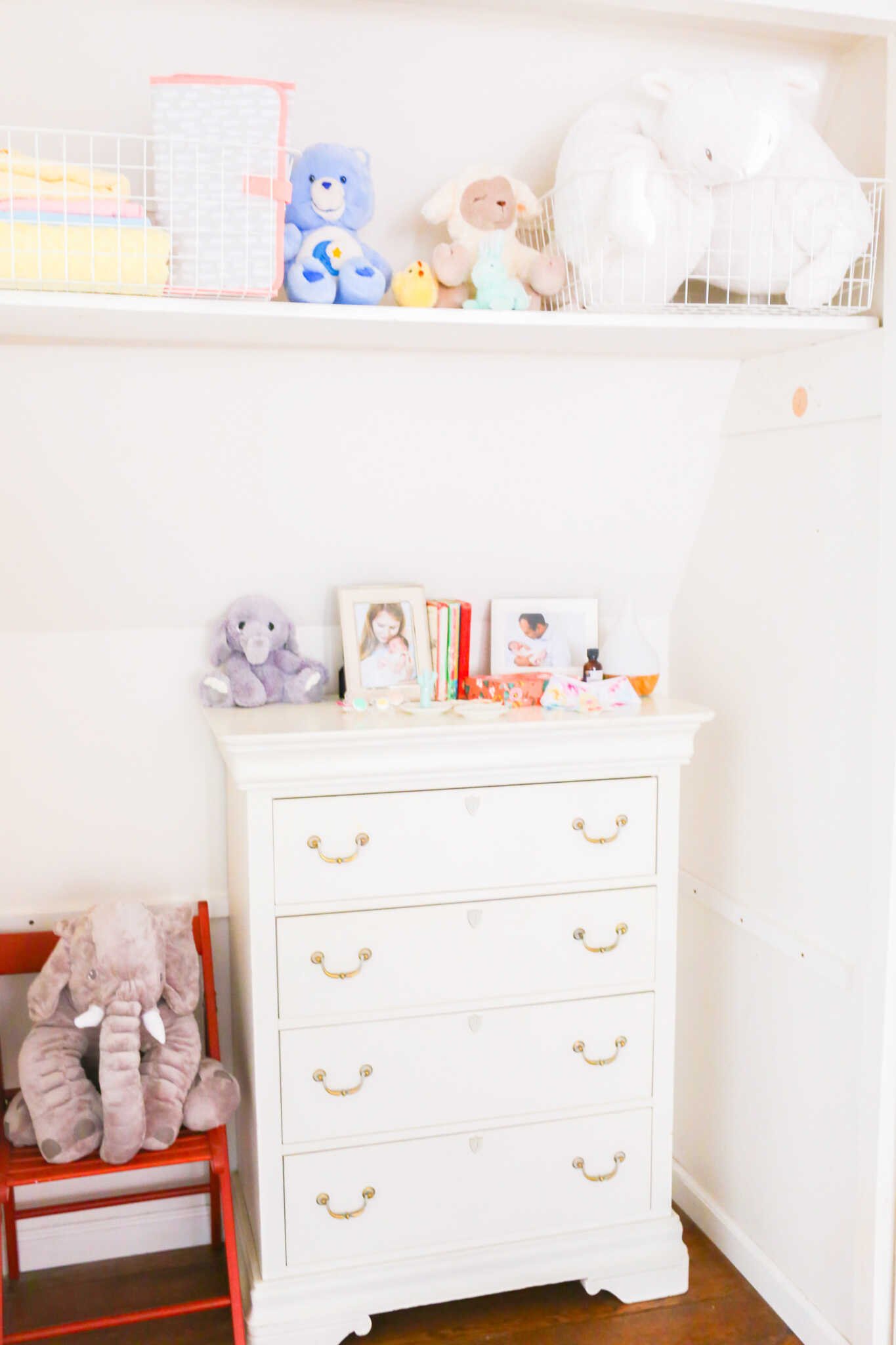 Minimalist Hospital Bag Checklist - The Essentials For Mom, Dad and Baby