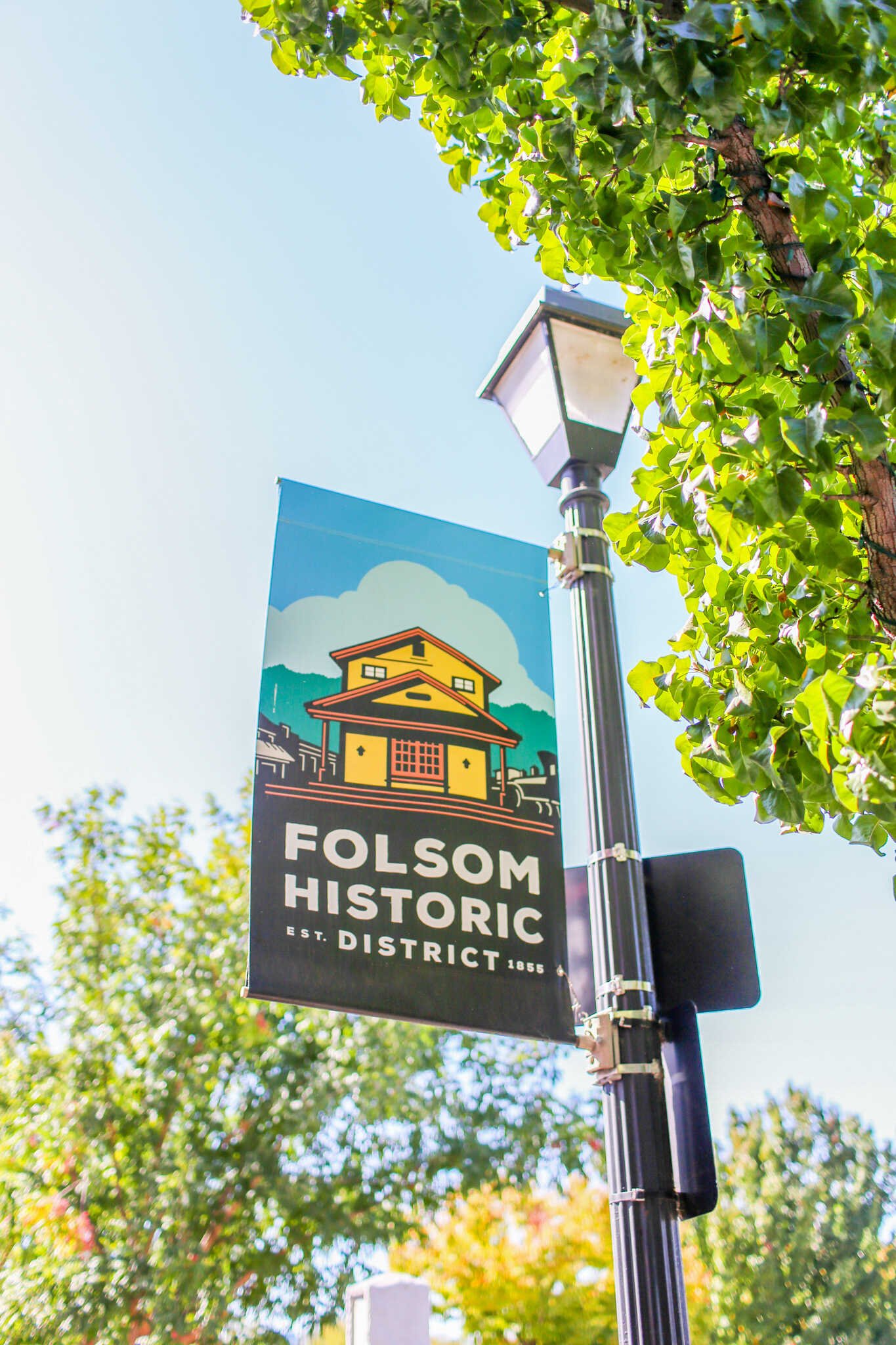 Family Travel Guide to Folsom California - Folsom Historic District on Sutter Street.