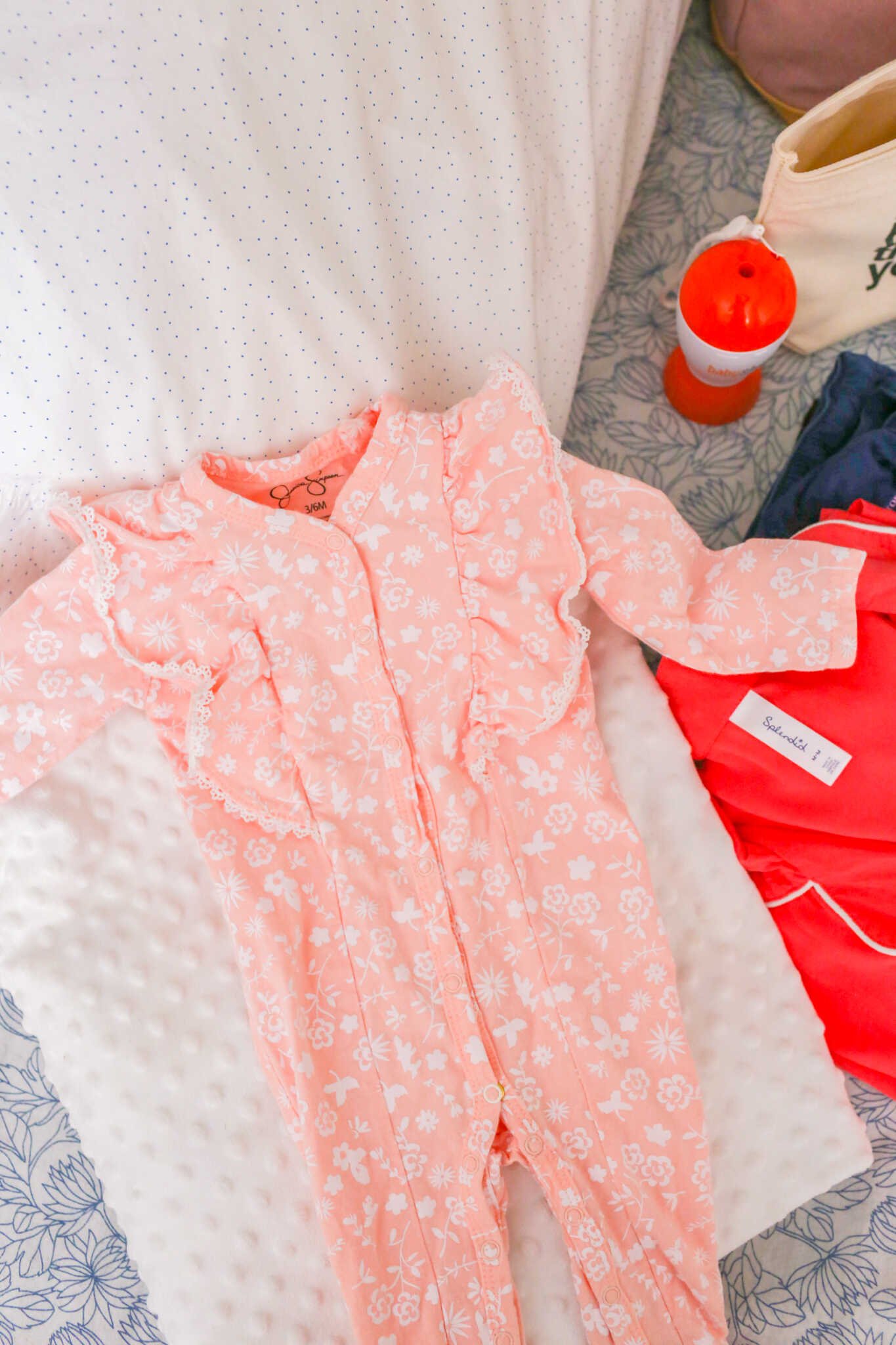 Minimalist Hospital Bag Checklist - The Essentials For Mom, Dad and Baby