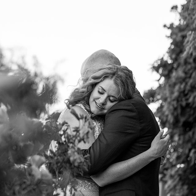 There's nothing better than a hug that makes you feel like time stands still... It's these moments we sometimes wish we could have over and over again and when we no longer can, we hold onto forever! 💕