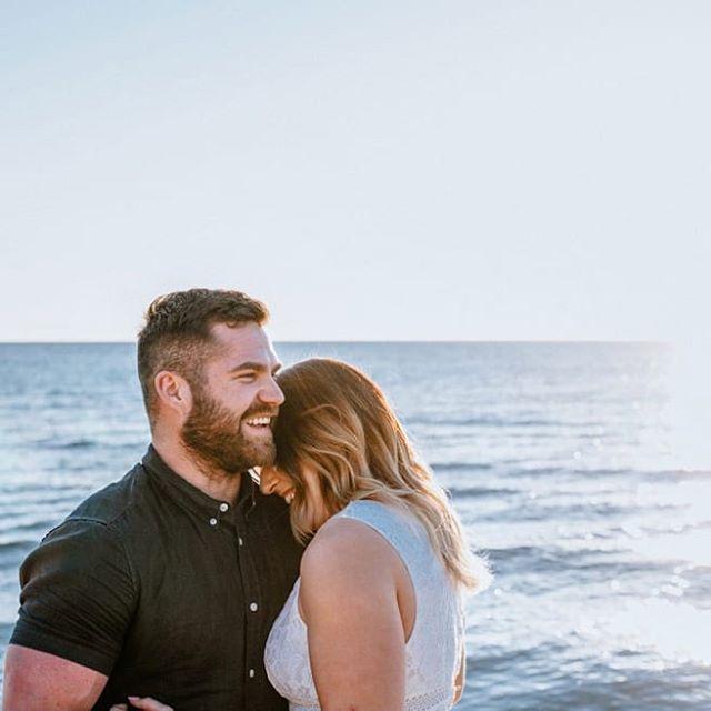 By far one of my favourite engagement shoots - beach, couple in love and their pugs 🐶... Doesn't get much better! 
Check it out on the blog, link in bio 👆

#couplesinlove #engagement #engaged #pugs #puglife