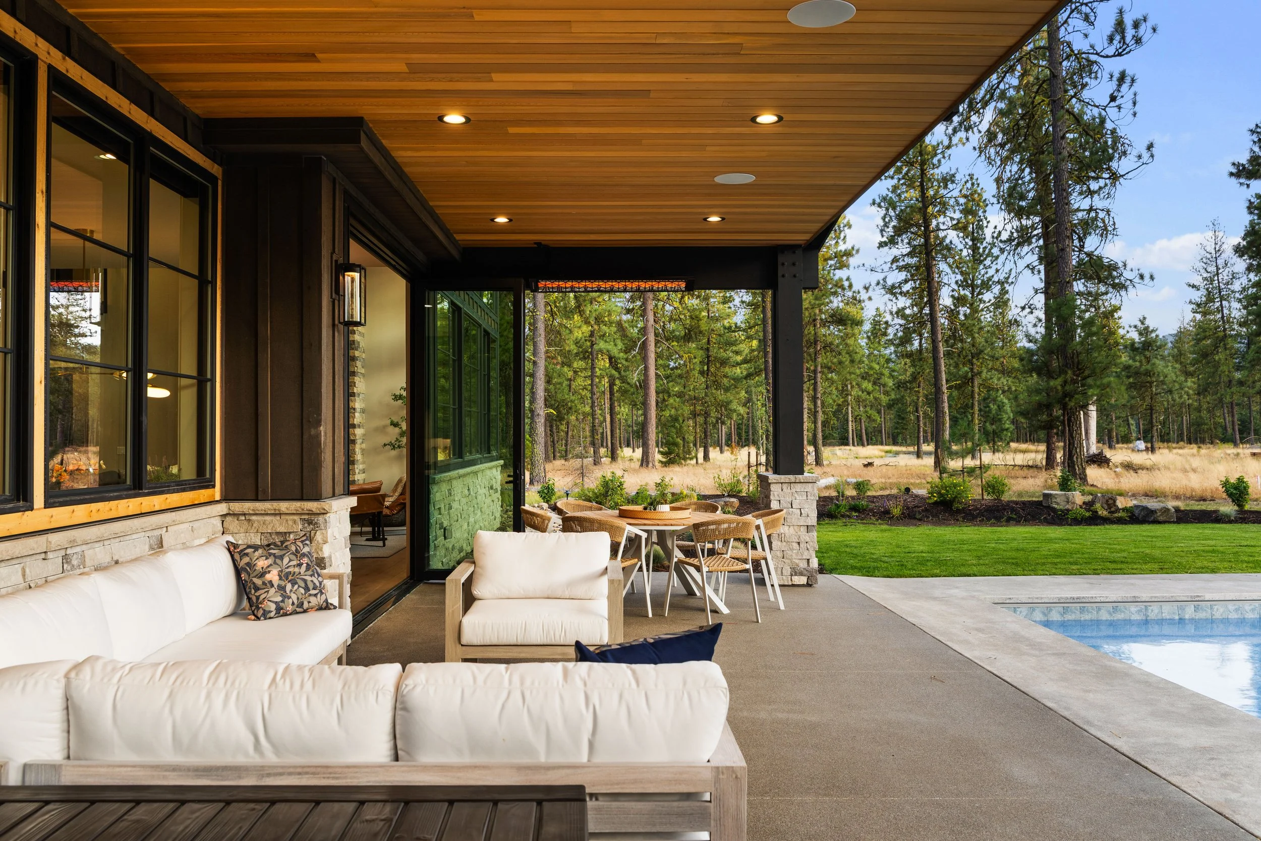 Back Patio 4.JPG
