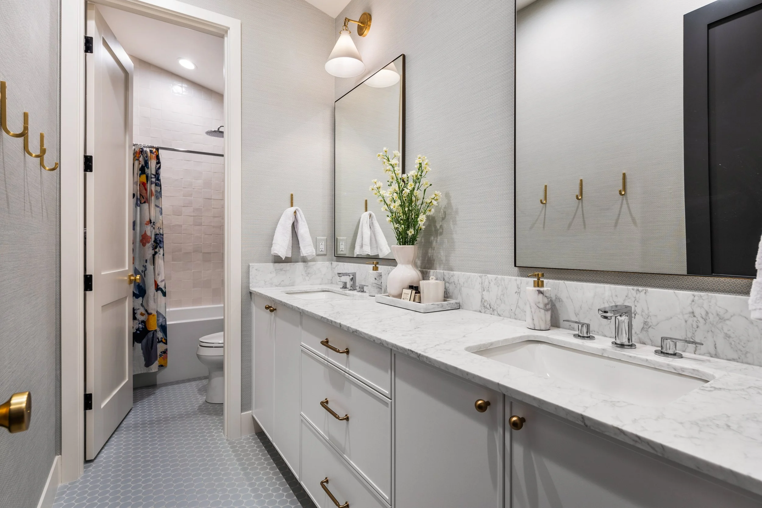 Bunk Room Bath 2.JPG