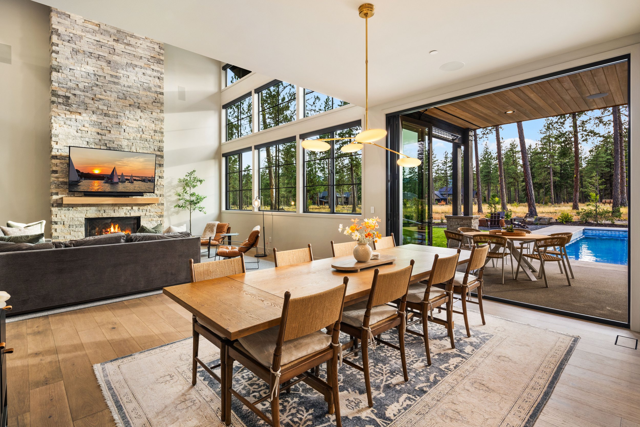 Dining 4*.JPG