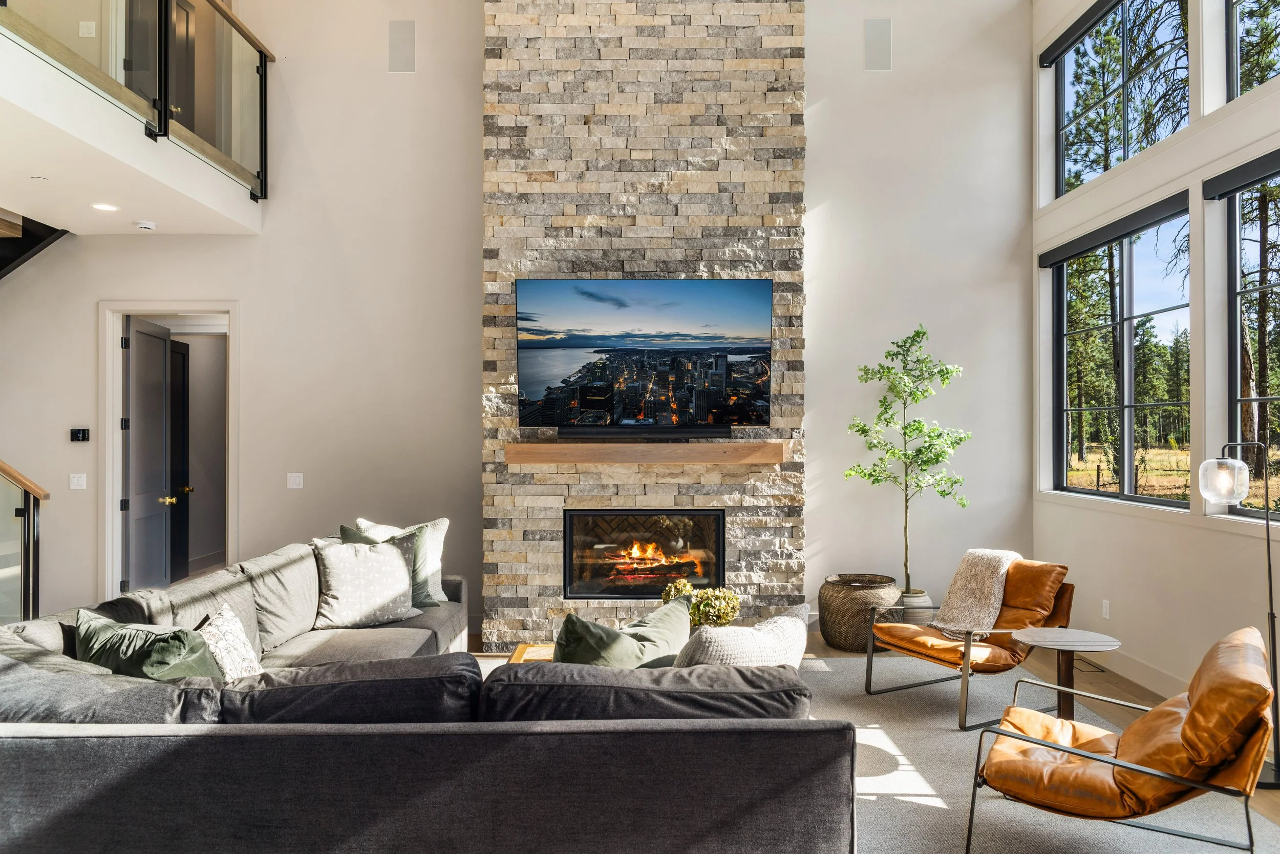 Living Room 8.JPG