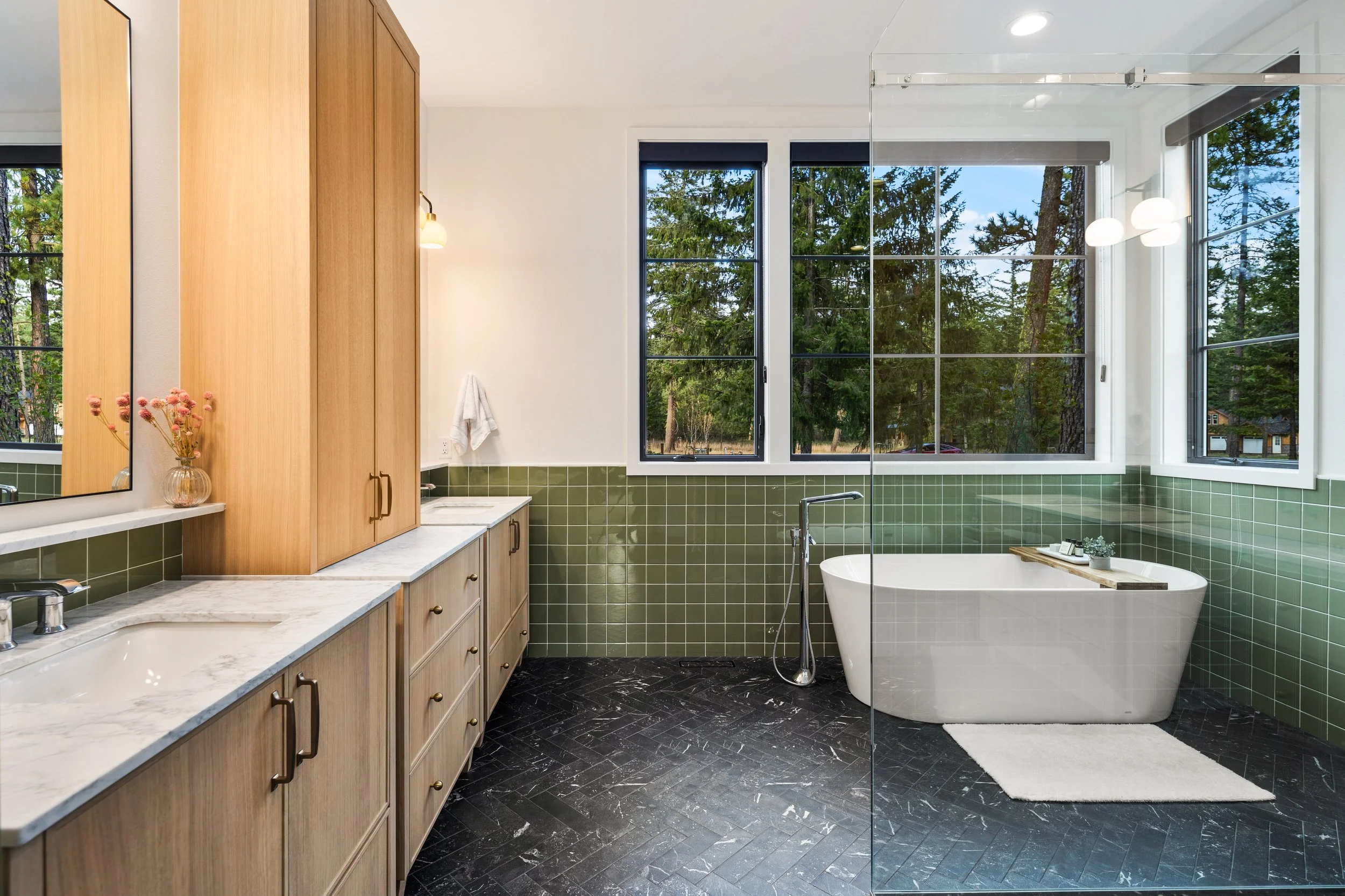Primary Bathroom 1A.JPG
