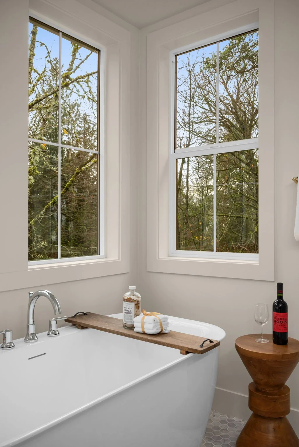 44-web-or-mls-10606-ne-54th-ln-cottage-1.jpg
