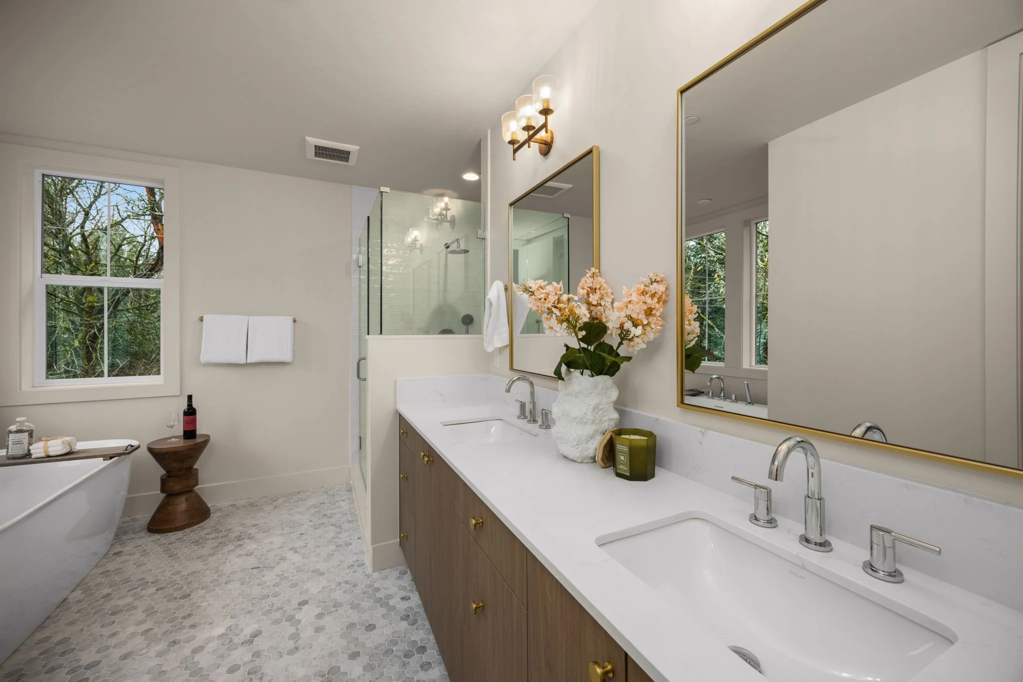 36-web-or-mls-10606-ne-54th-ln-cottage-1.jpg