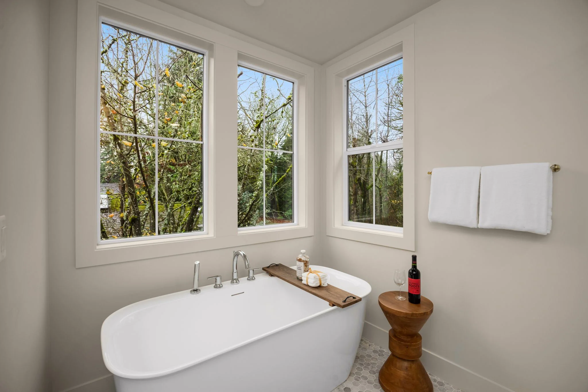 35-web-or-mls-10606-ne-54th-ln-cottage-1.jpg