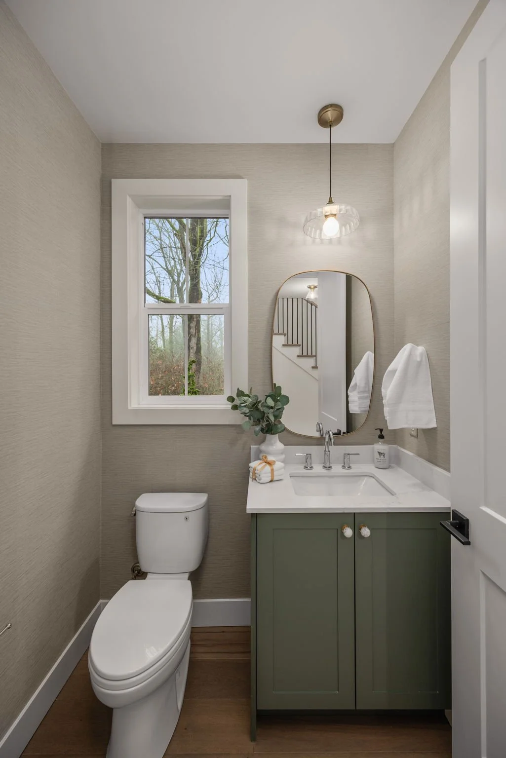32-web-or-mls-10606-ne-54th-ln-cottage-1.jpg