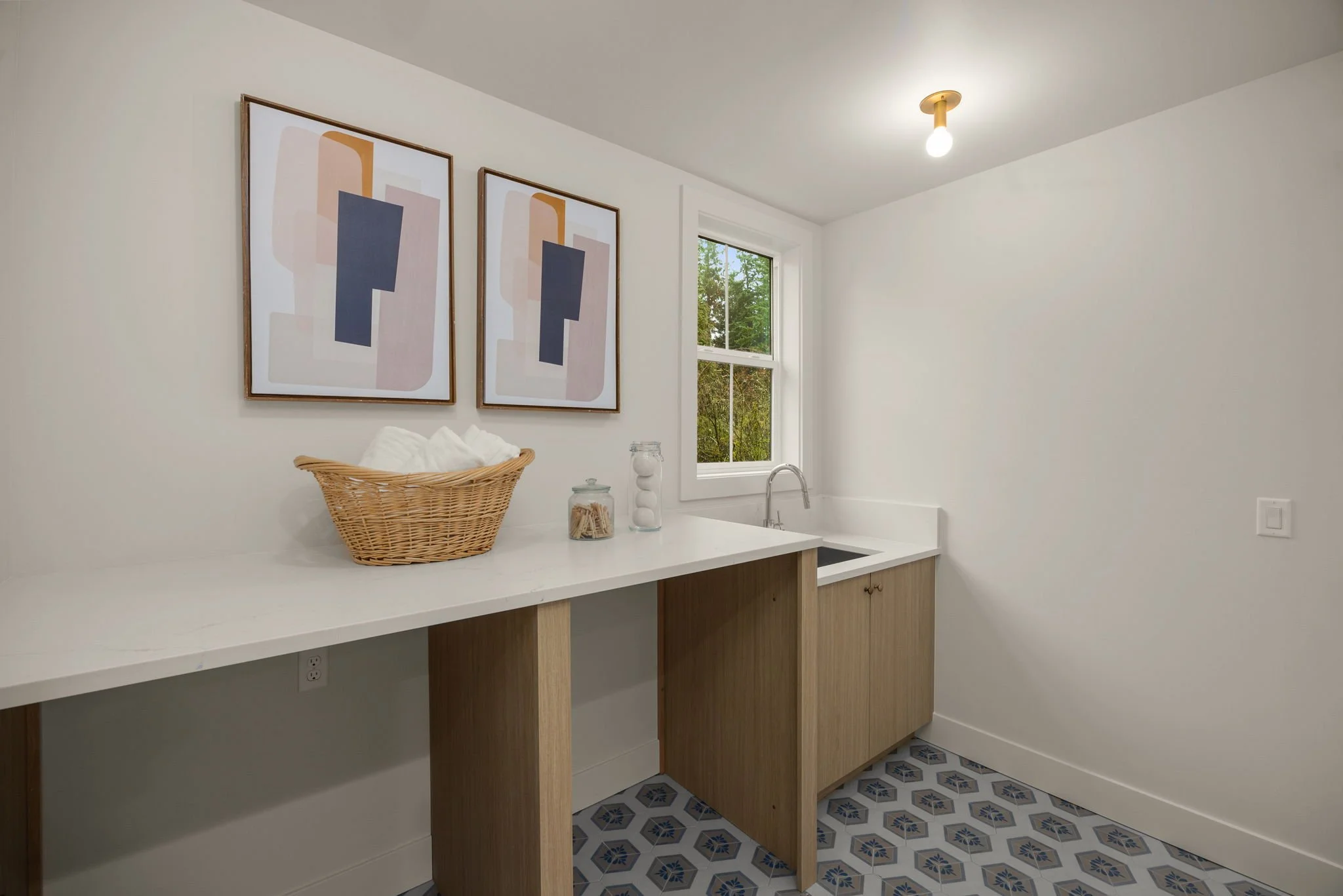 29-web-or-mls-10606-ne-54th-ln-cottage-1.jpg