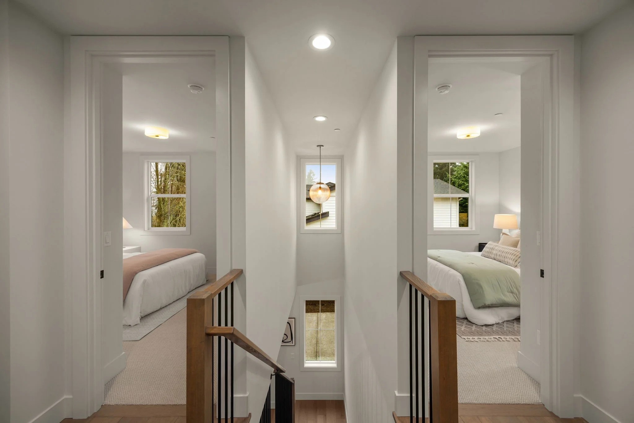 27-web-or-mls-10606-ne-54th-ln-cottage-1.jpg